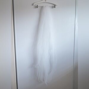 Elegant White Tulle Veil